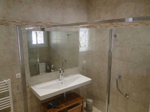 Grande vasque et miroir Chambre Scandola